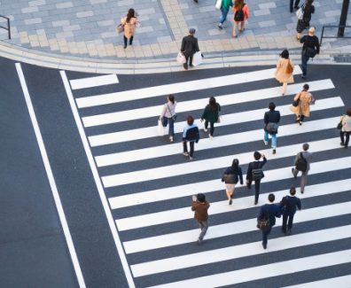 PEOPLE-CROSSWALK-