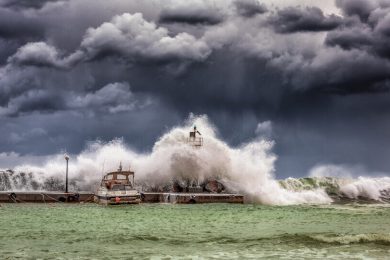 hurricane_Big_Waves_Under_Cloudy_Sky_a